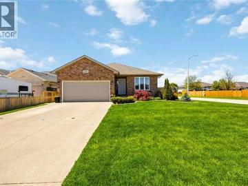293 Evergreen Trail, Petrolia, ON, N0N 1R0 house for sale | Listing ID 26011 | Royal LePage