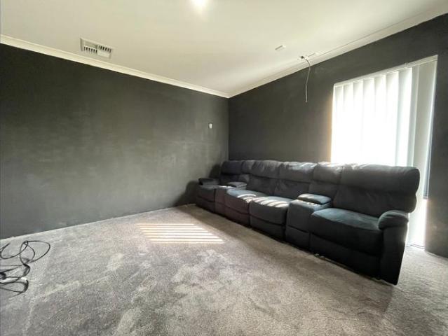 293 Mason Road, Piara Waters, WA 6112 Break lease