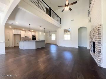 293 Poplar Dr, Holly Springs, MS