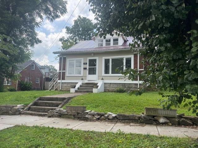 293 W 5th Street