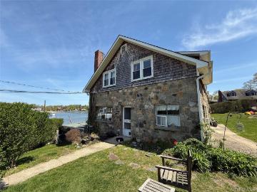 293 W Shore Rd, Unit 4, Huntington, NY 11743 | MLS #936429