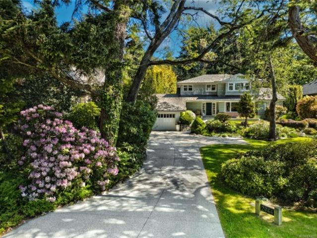 2944 Tudor Ave, Saanich, BC, V8N 1M1 house for sale | Listing ID 1043 | Royal LePage