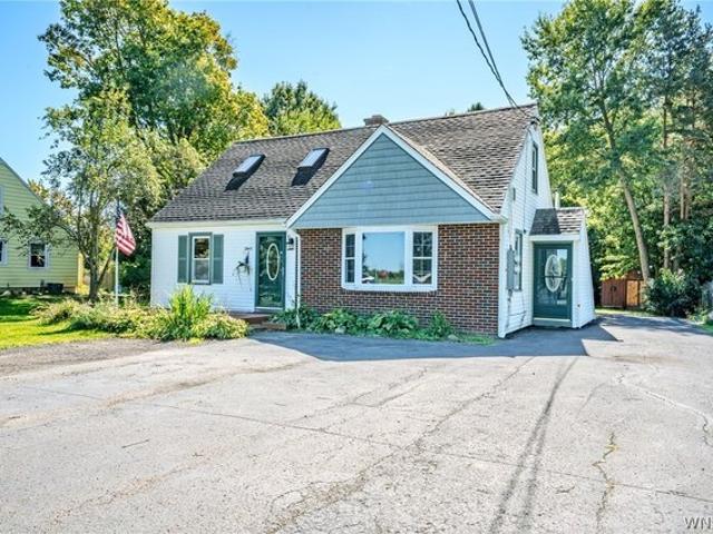 2945 Schoolview Rd, Eden, NY 14057
