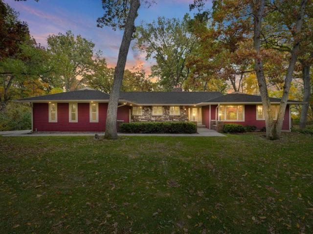 2945 Wyndwood Way, Sun Prairie, WI