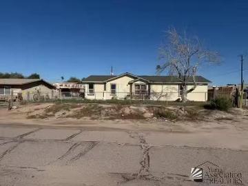 29466 OAKLAND AVE, WELLTON, AZ 85356