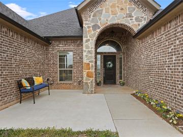294 County Road 3386, Paradise, US, TX