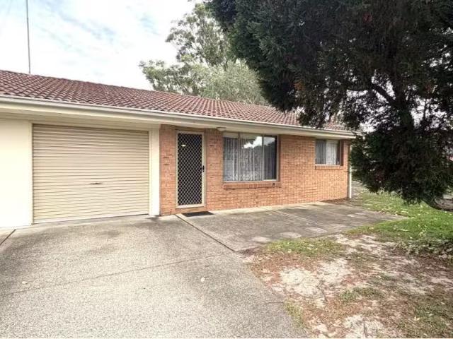 2/94 John Parade, LEMON TREE PASSAGE Townhouse for rent Liste.