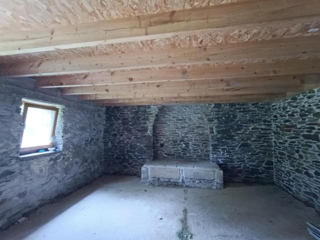 29540 Spézet maison en pierres à totalement aménager