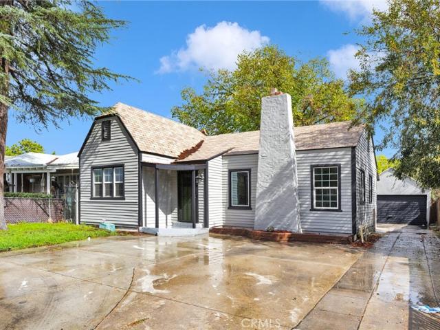 2955 N Mountain View Ave