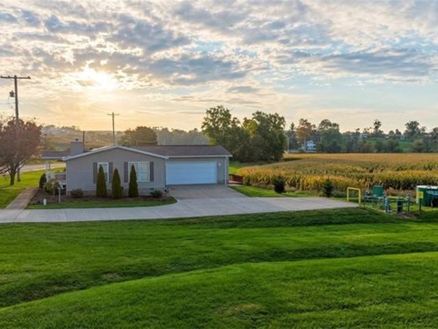 2955 Winklepleck Rd NW, Sugarcreek, OH 44681