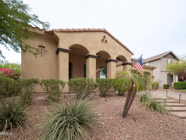 2957 N RILEY Court