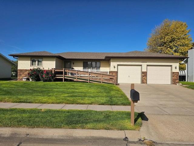 2958 Fairlane Ave, Columbus, NE 68601