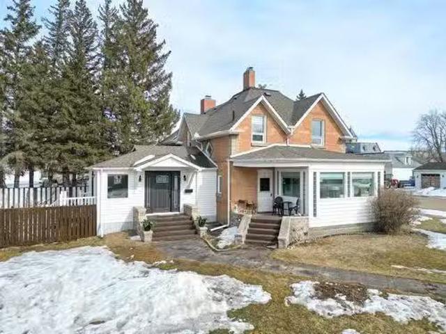 295 8Th Avenue, Virden, MB, R0M 2C0 house for sale Listing.