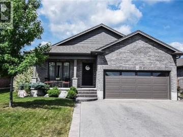 Norfolk County, Ontario - Patio, Parking