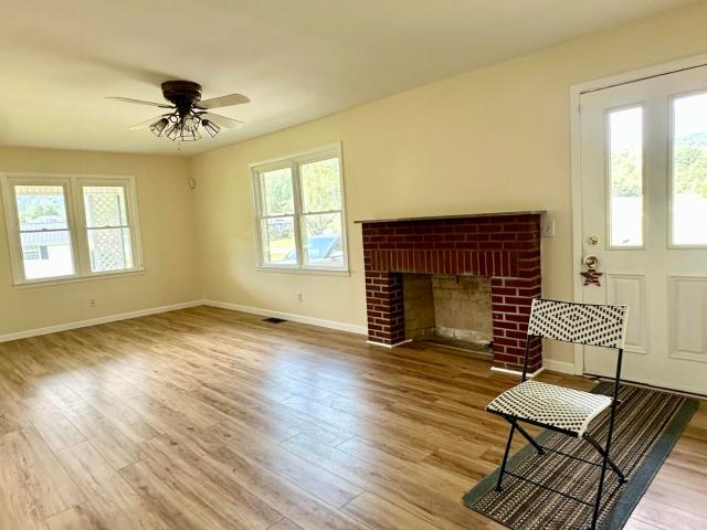 295 Becks Creek Rd Road
