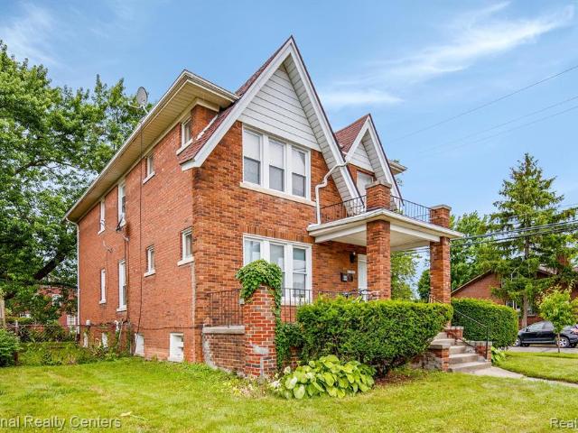 295 Eastlawn Street
