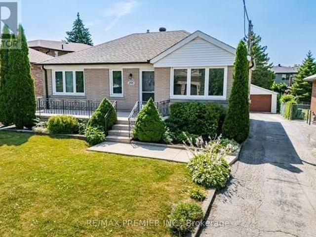 295 Falstaff Avenue, Toronto, ON, M6L 2G4 house for sale | Listing ID W13591 | Royal LePage