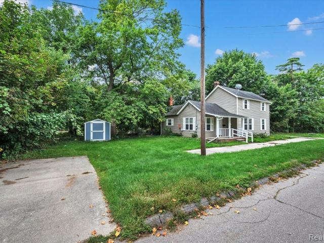 295 W 3rd Street
