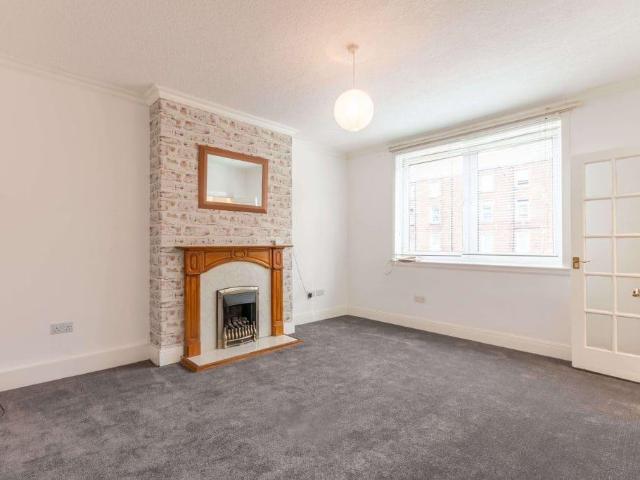 2966L Logie Green Road, Edinburgh. 3 bed villa to rent £1,500 pcm £346 pw