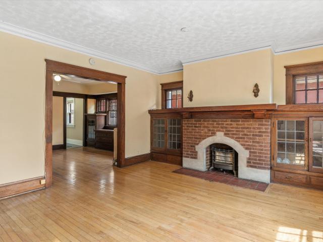 2960 N Maryland Ave, Unit 2962