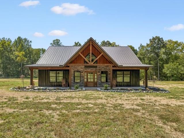 2961 Lick Creek Rd, Linden, TN 37096