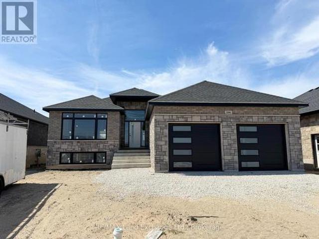 296 Ridge Street, Saugeen Shores, ON, N0H 2C3 house for sale | Listing ID X12337 | Royal LePage