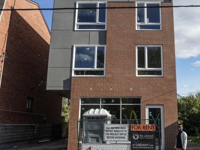 296 Rue Somerset Street East 2 Ottawa, ON K1N 6W1