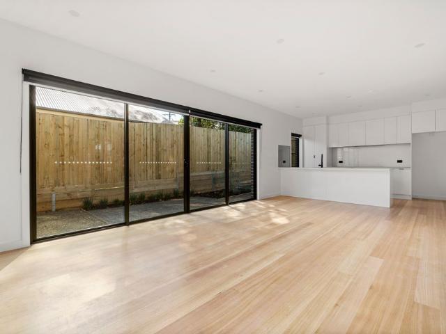 2/96 Torbay Street
