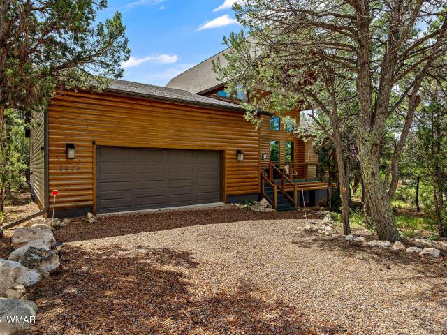 2975 Lookout Lane