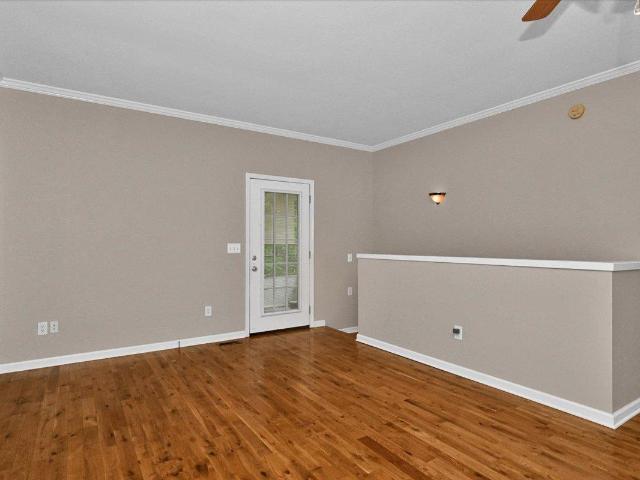 2975 Phelan Cir