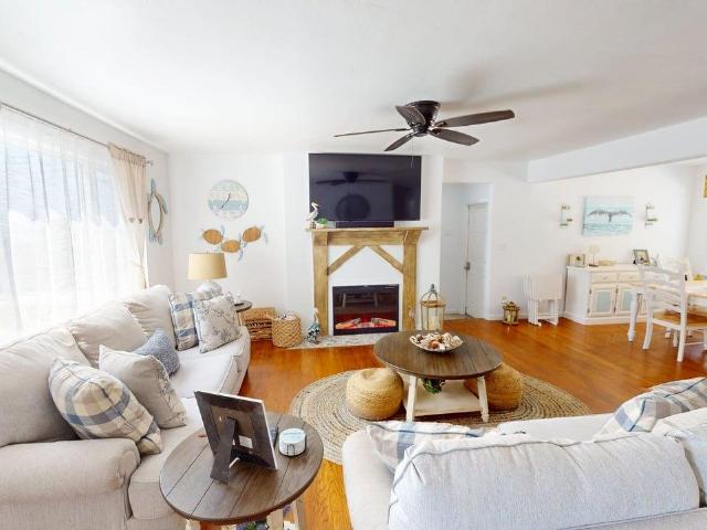 29785 hound dog rd