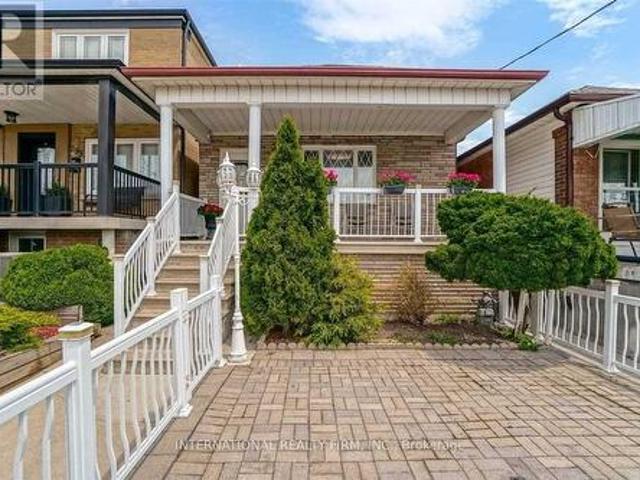 297 Gilbert Avenue, Toronto, ON, M6E 4W8 house for sale | Listing ID W13778 | Royal LePage
