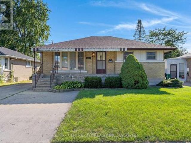 297 Wilson Avenue, Kitchener, ON, N2C 1G9 house for sale | Listing ID X13837 | Royal LePage