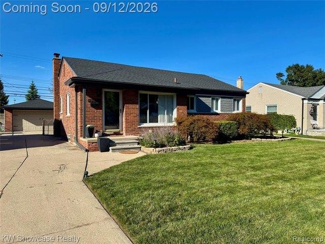 29896 Orangelawn St, Livonia, MI 48150