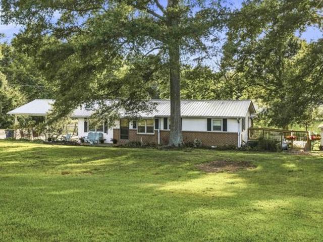 298 Dekalb Dr, Rainsville, AL 35986