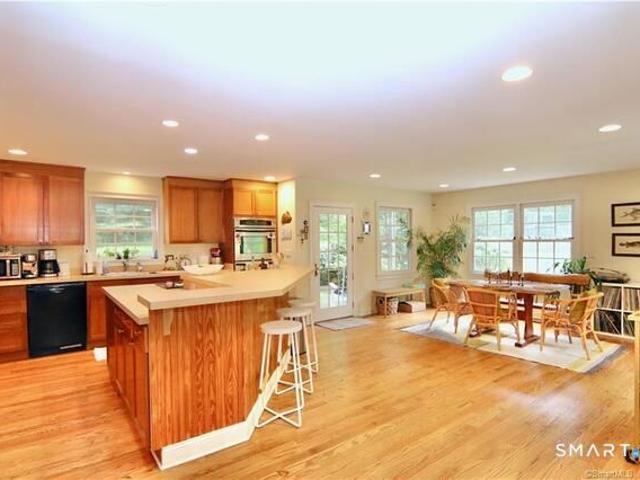 298 Erskine Road, Stamford, US, CT