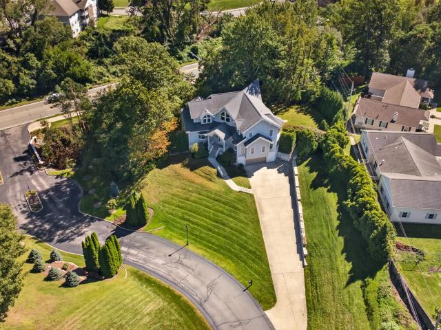 298 niagara pointe drive