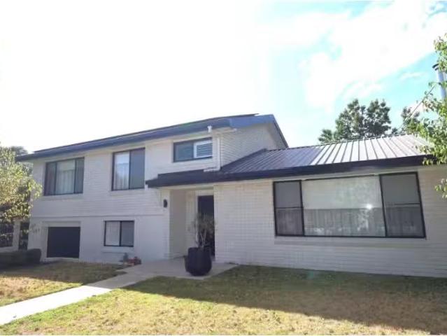 298 William Street, Bathurst House for rent Listed by Chloe C.