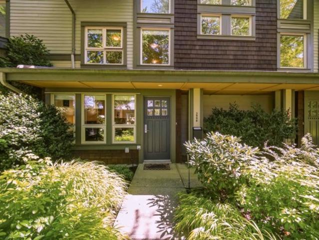 2990 Chesterfield Avenue, North Vancouver, BC, V7N 3M6 Luxury Townhouse for sale | Listing ID R3169 | Royal LePage Carriage Trade Luxury Properties
