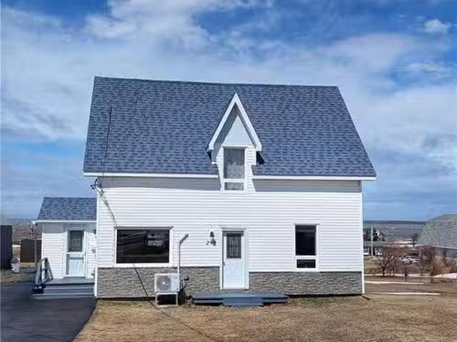 299 Bd St Pierre E Blvd, Caraquet, NB, E1W 1B5 house for sal.