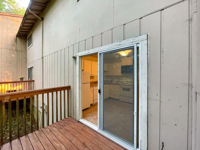 #299 JANEWOOD WEST 2 Bedroom Apartment for Rent at 10800 Sw Barbur Blvd, Portland, OR 97219 West Portland Park