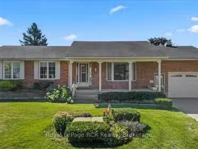 29 2Nd Street Crescent, Hanover, ON, N4N 3R3 house for sale.