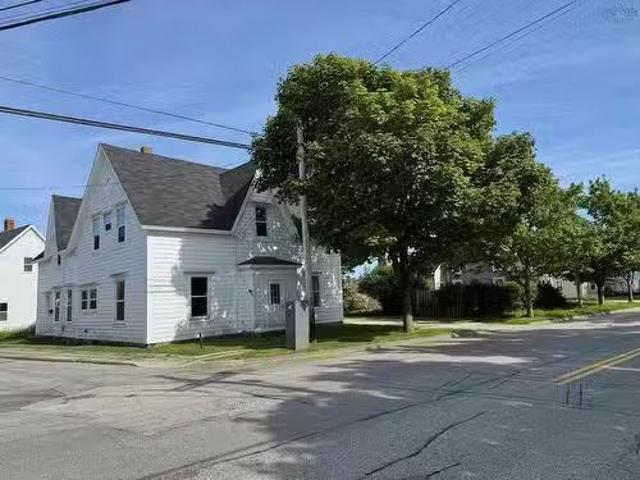 29 31 Main Street, Yarmouth, NS, B5A 1A1 house for sale Lis.