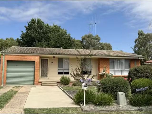 29 Woodward Street, Orange House for rent Listed by Jane Cook.