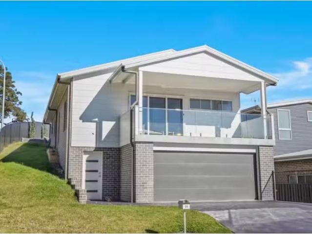 29 Ashton Close, ALBION PARK House for rent Listed by Brooke.