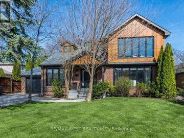 Islington, Toronto, Ontario - Fireplace