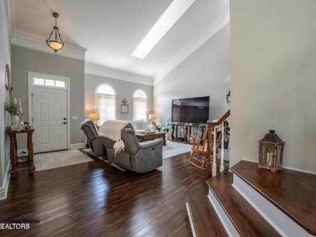 29 Broadleaf Place