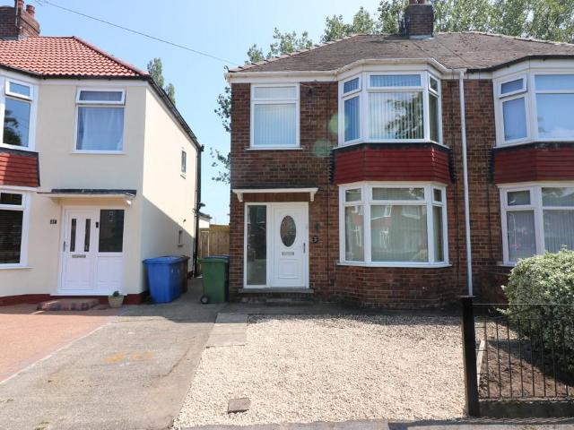 29 Buttfield Road 3 bed semi detached house to rent £895 pcm £207 pw