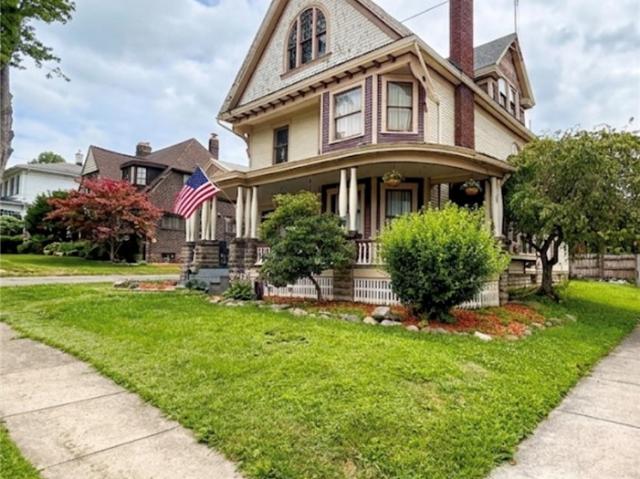 29 Chambers Ave