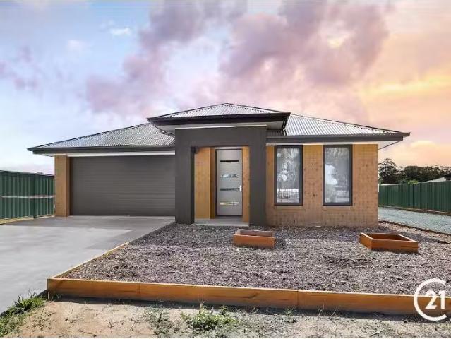 29 Emmylou Place, Moama House for rent Listed by Emily Martin.